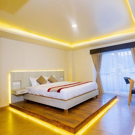 Poms Penthouse Apartment Pokhara Exterior photo