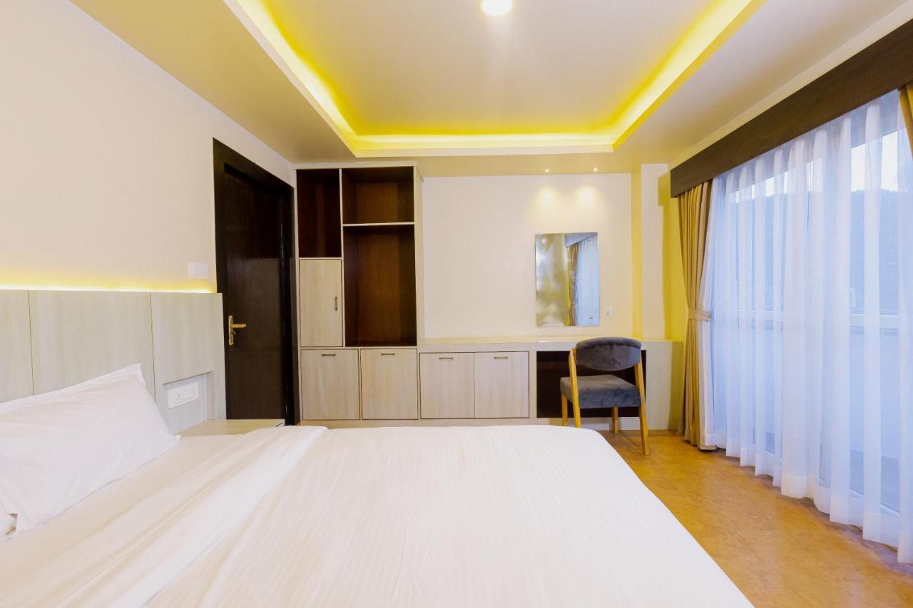 Poms Penthouse Apartment Pokhara Exterior photo